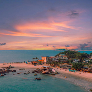 男的吃女的胸奶视频
