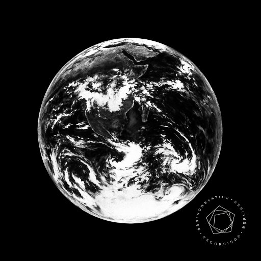 男的吃女的胸奶视频
